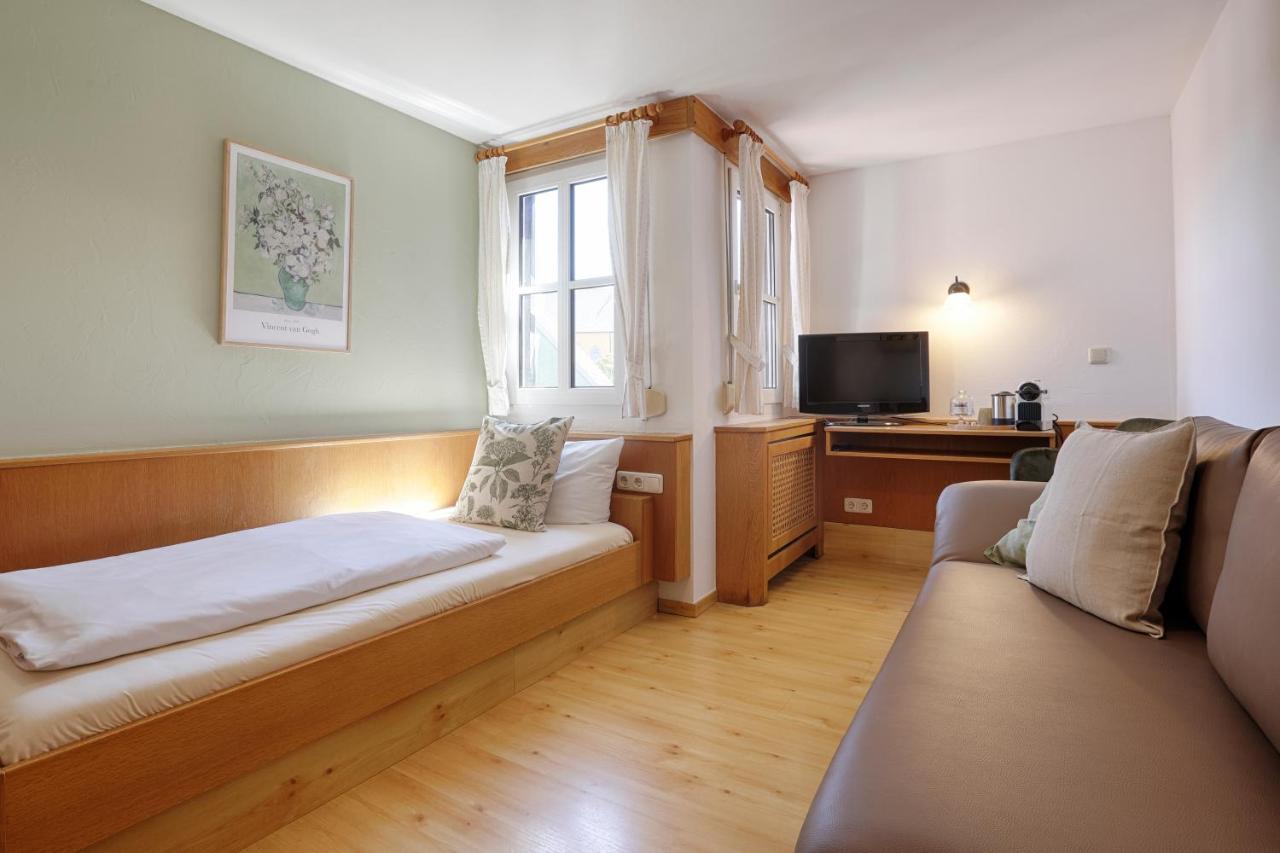 Landhotel Schwab - By Homekeepers Schwarzach am Main Exteriör bild